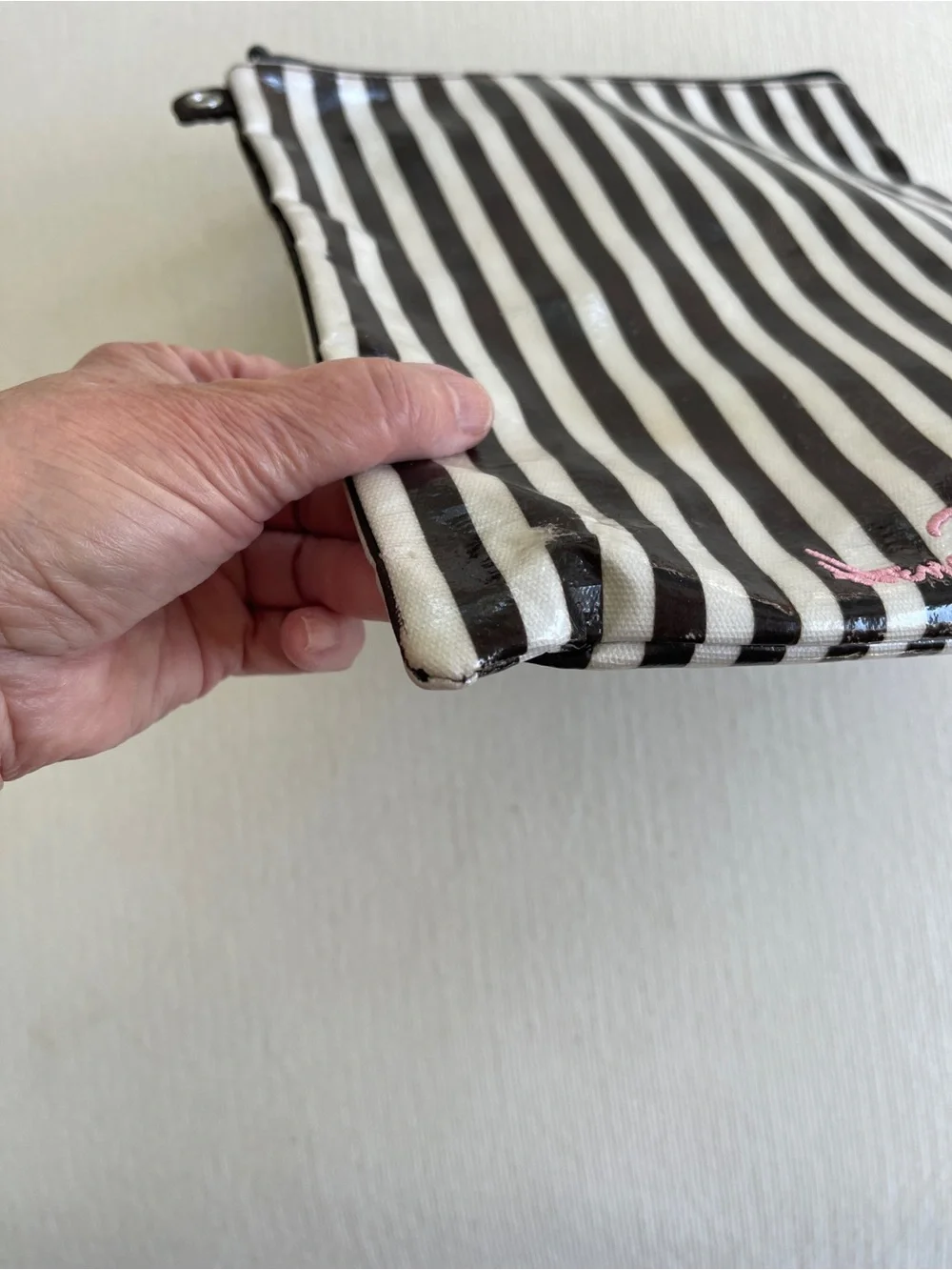 Henri Bendel Signed Rectangular Makeup Bag/Wristlet White/Black Striped Rare